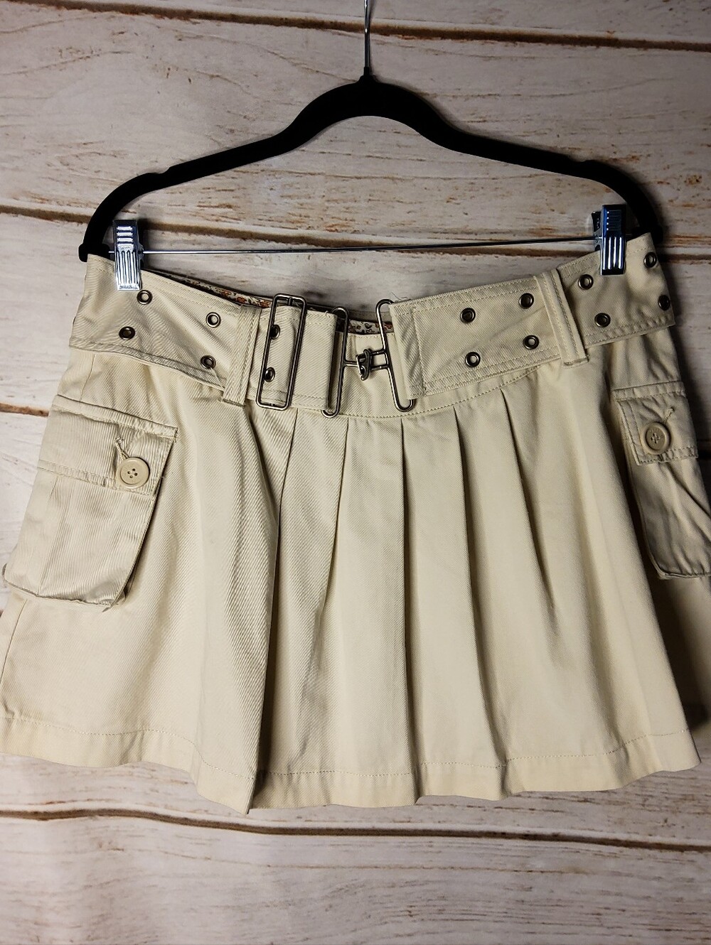 Quizz New York Vintage Cream Pleated Mini Skirt with Belted Waist